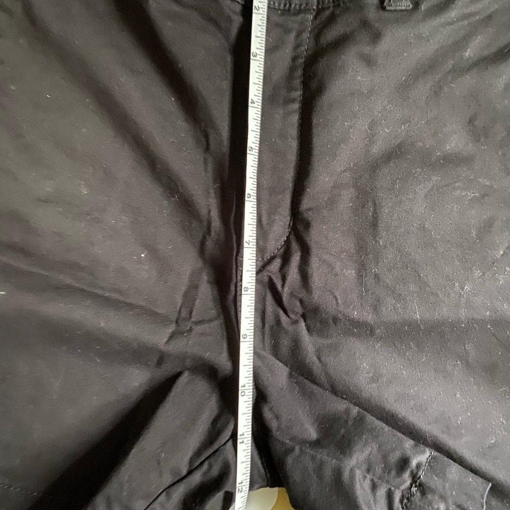 Old Navy High Rise Khaki Shorts - Picture 9 of 10